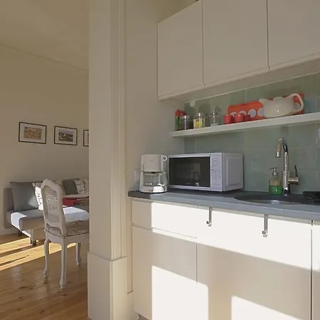 Ophelia River Portuguese Living Apartman *